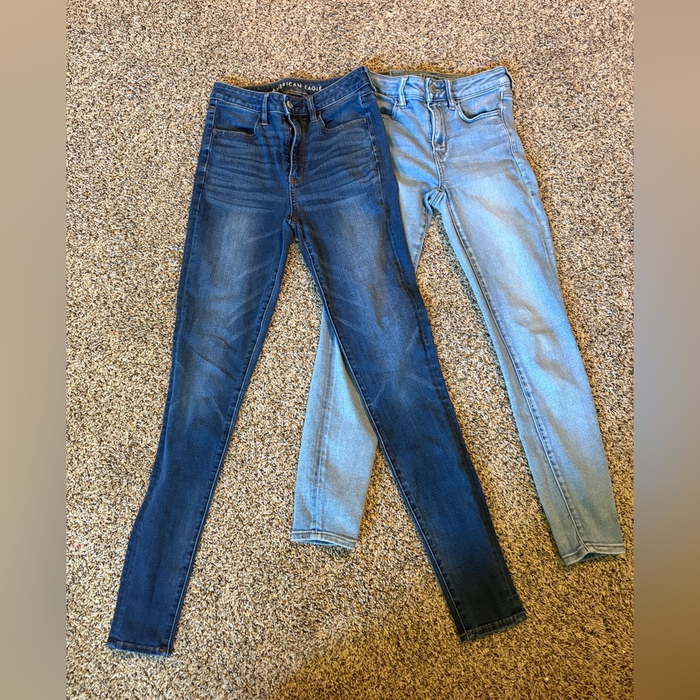(2) pairs American Eagle Outfitters Skinny Jeans